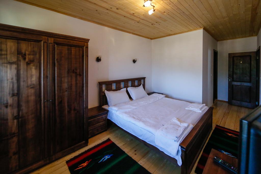 Калпаците - Kalpacite Guest Houses Skrebatno Ngoại thất bức ảnh